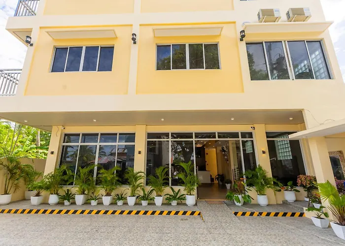 Anahaw Seaside Hotel 3*