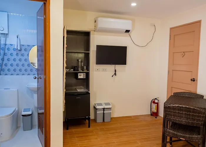 Anahaw Seaside Hotel 3*